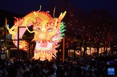 多彩活动乐享假期 龙灯文化点亮节日氛围